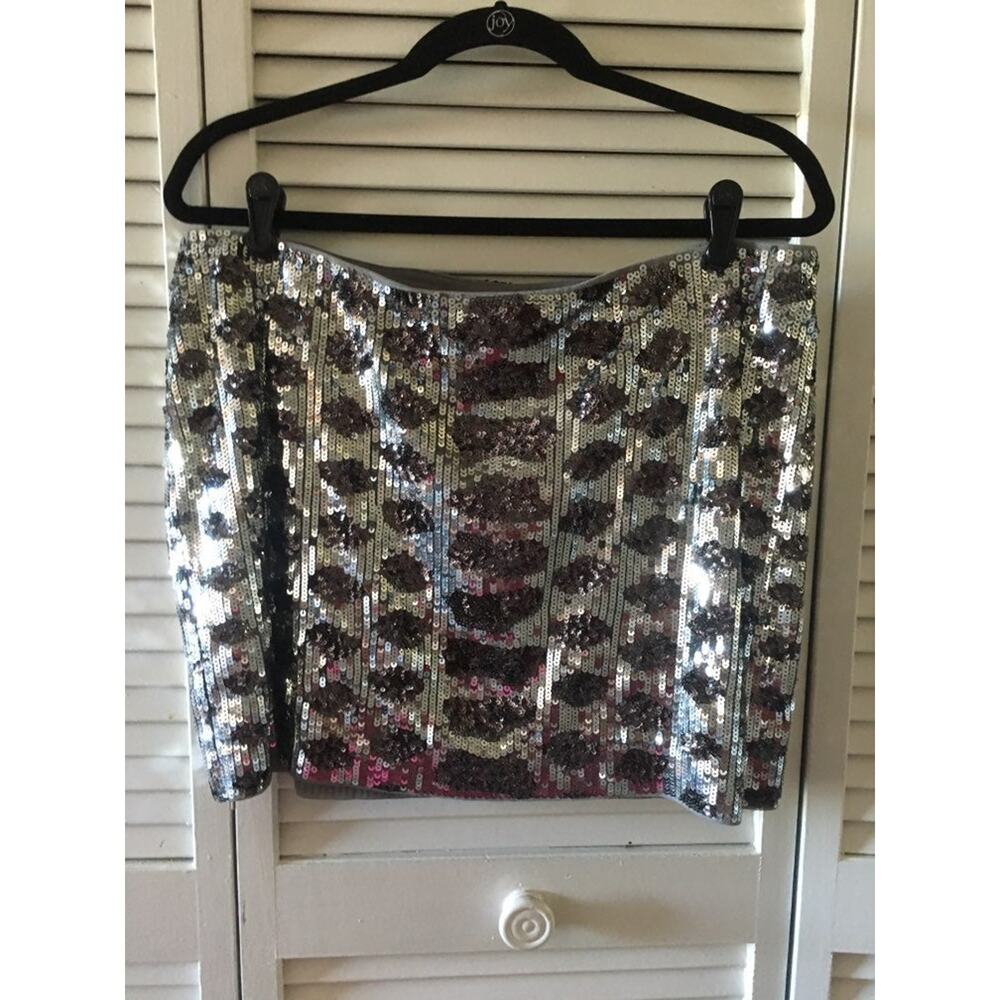 Express‎ Sequence Skirt